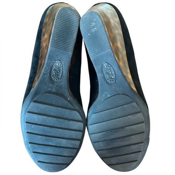 Sofft Eurosport Black suede heels with leopard trim and gun metal chain - Picture 5 of 7